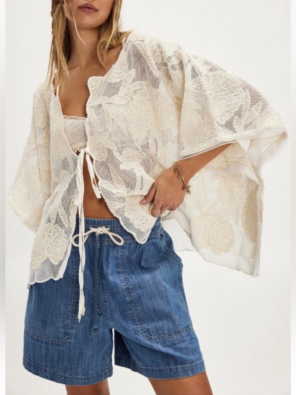 Free People Willow Floral Appliqué Detail Tie Front Cape Top NWT One Size - Picture 3 of 16